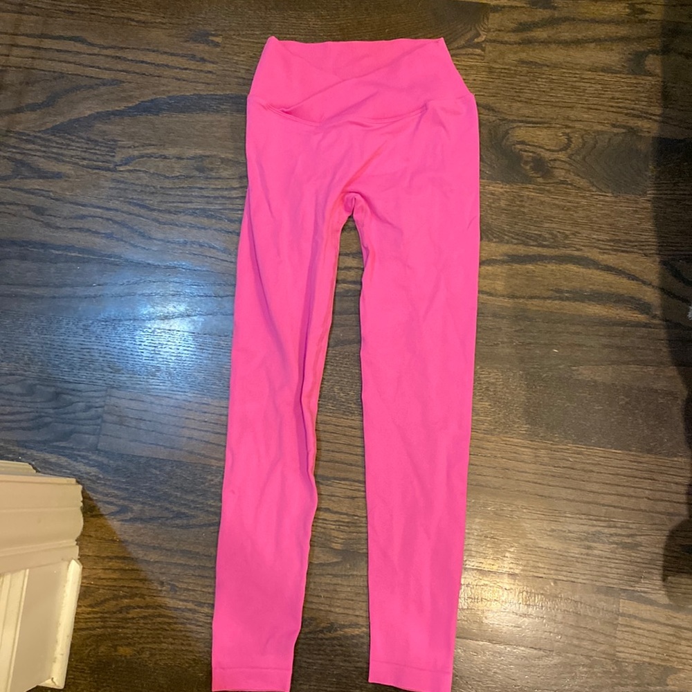 Pink booty scrunch leggings